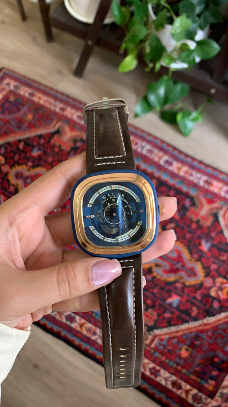 ساعت طرح مگنتی